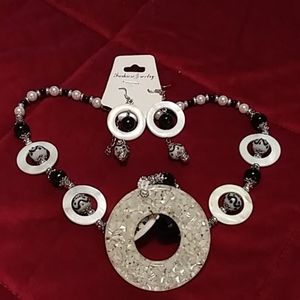Fashion necklace and earrings